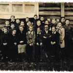 Шеркальский интернат. 6 «Б» класс. Проскурякова А.И. первая в нижнем ряду справа. 